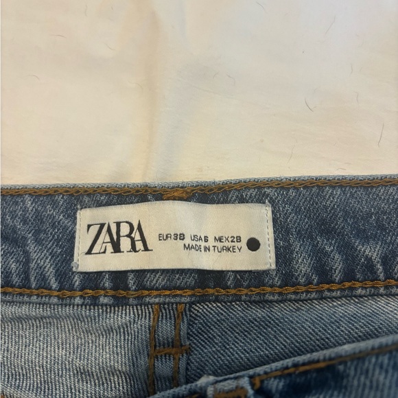 Zara “The HW Kick” jeans size US 6 - Picture 3 of 4